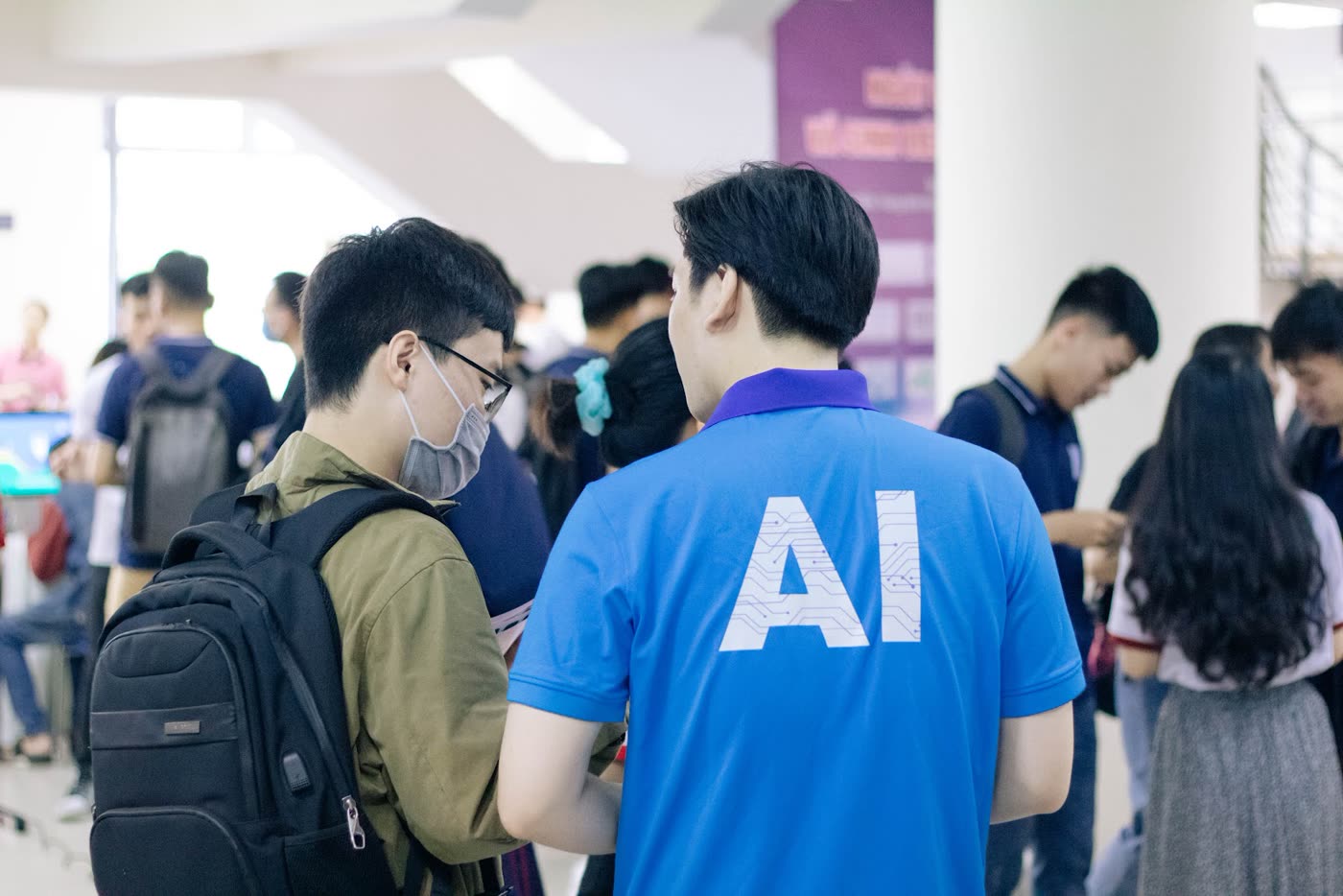 5 Simple Ways AI Can Help You Learn a Language (With Tools)